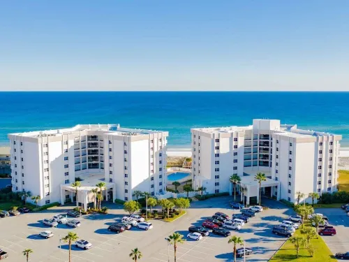 See our reviews! Beach front! Beach chairs & umbrella included March-Oct 31st