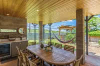 Private Paia Studio in a Tropical Sanctuary, a short walk to Paia town & beach.