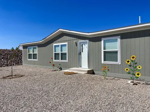 Spacious 4Br, 2BA Close to Elephant Butte Lake, and the Golf Course!