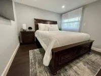 Getaway Suite-HOT TUB! -5 miles from Beach!