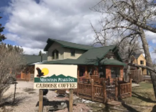 Mountain Peaks Inn, GREEN MOUNTAIN SUITE, Downtown Hill City