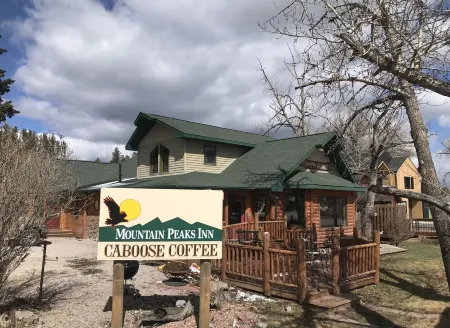 Mountain Peaks Inn, BEAR MOUNTAIN SUITE, Downtown Hill City