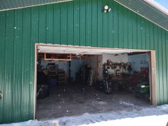 Secluded cabin in the woods-UTV, hunting, fishing, pet friendly