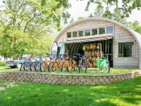 3 Adorable Old Fashioned Cottages In A Great Location ~ 3 Cottages At One Price! Hotels in Douglas