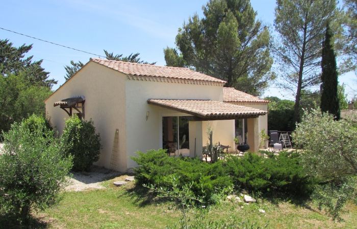 Barjac Villa Pastis - Self-catering cottage with swimming pool and view of the Cevennes mountains