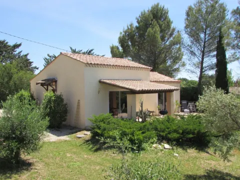 Barjac Villa Pastis - Self-catering cottage with swimming pool and view of the Cevennes mountains