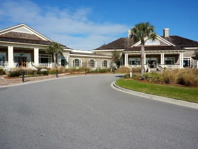 SeaPines, Newly Remodeled, Walk to the Beach Club, Pet Friendly