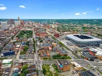 Timeless Loft -OTR -TQL w/ FREE Parking