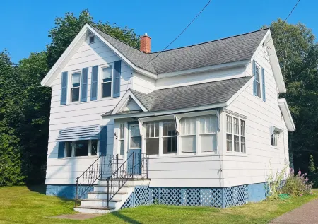 Comfortable home in the heart of the Keweenaw! Отели в г. Куино Каунти