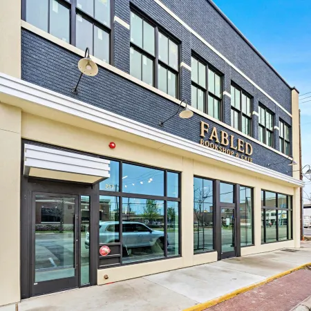 The Crossing at 202- Downtown Waco/ Steps to Silos