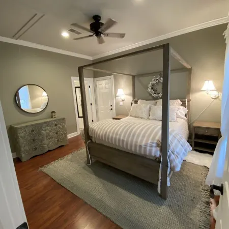 Charming one bedroom Carriage House a part of the Eden at Gracefield Event Venue