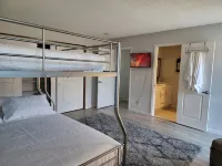 High Desert Dream 3bd/3bth, sleeps 8, fast Wi-Fi, smart TVs in all bedrooms