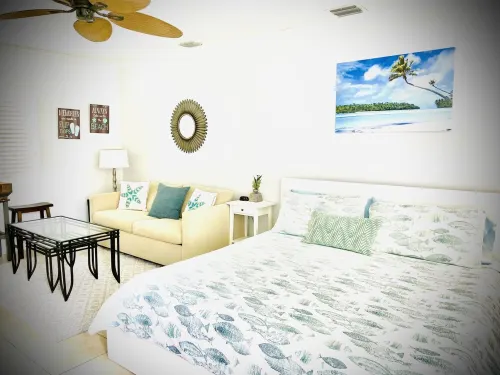 Beautiful Beach Retreat steps from Atlantic Ave