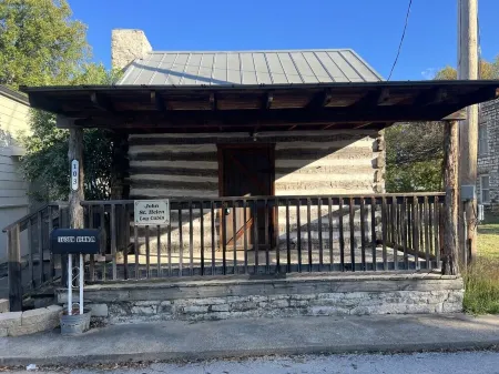 Cabin off the Square