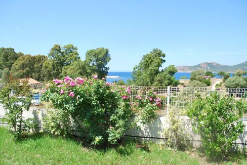 SEASIDE APARTMENT WITH HEATED POOL Hotels in Galeria