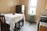 Charming second-floor apartment in Jersey City, close to Manhattan!