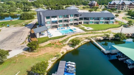 Amazing Waterfront Condo on Possum Kingdom Lake, perfect for families or couples