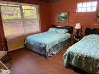 Rustic Retreat on Paradise