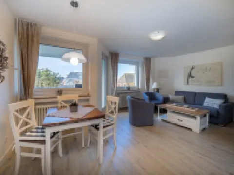 Very close to the beach, central, very well-kept and inviting, WLAN, parking space