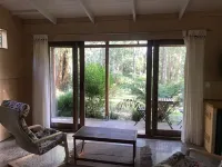 Coomalie Studio - Secluded Bushland Getaway