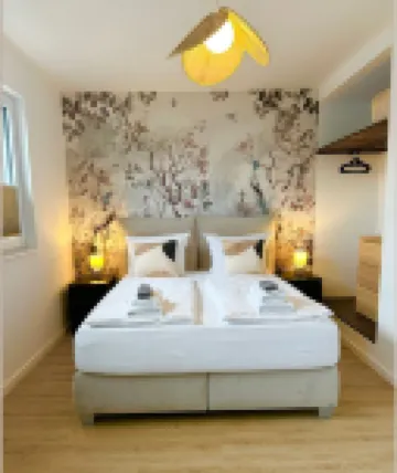 Modern, Zentrumsnah mit Parkplatz und Balkon