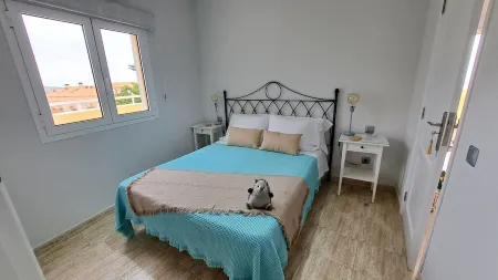 Apartment with sea and mountain views. Close to everything and ideal connections.