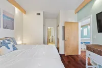 European Village Beach Retreat, minutes from the beach and local attractions! Отели рядом с достопримечательностью «Олд Кингс Коммонс»