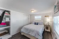 Adorable Cottage with Pool Minutes from Beach!