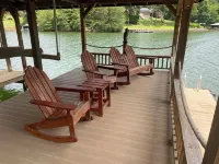 Lark's Nest on Lake Hickory w/Dock & Tesla Charger