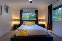 Lovely Private Home 5 minutes to Hawaii Volcanoes National Park