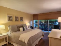 Gorgeous 2/2 Remodeled & upgrades galore!