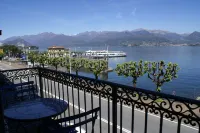 Lakefront apartment in downtown Stresa with magnificent views - 2-Star