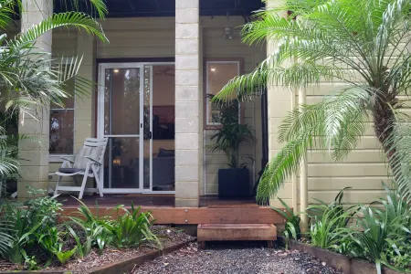 Tranquil rainforest apartment, close to Bangalow village, 15 mins to Byron Bay Отели в г. Binna Burra