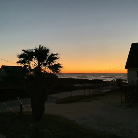 Stunning beach views-100 steps to beach-Huge deck