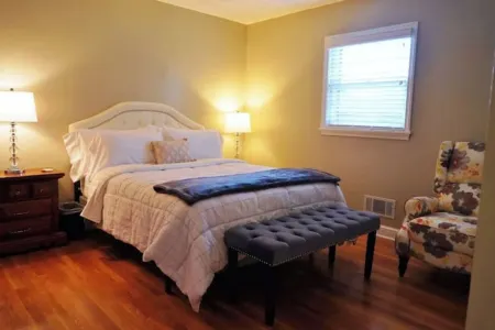 Spacious Luxury Pet Friendly Home - Entire House Отели в г. Henry County