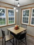 Cape Cod on Broad, Stay in the Heart of Ashland