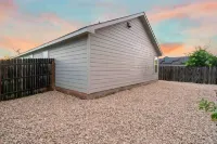Serenity by Lackland: Family-sized home in San Antonio Hotels near 7-Eleven
