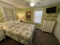 Cozy Cottage overlooking beautiful Loyalhanna Creek in Historic Ligonier!