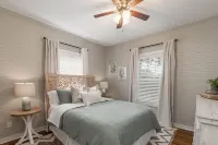 Park Street Dream in Downtown Northport, 2.5 Miles from U of A Stadium