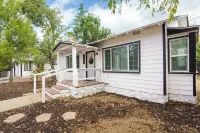 Two Bedroom cottage sleeps 6 & just 7 min from Viejas Casino Hotels in Alpine