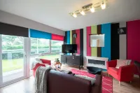 Two bedroom apartment with balcony dog friendly