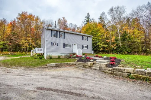 Charming Newly Renovated Home Hotels in Campton