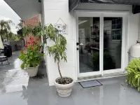 Private, Beautiful apartment in historic district 1/1