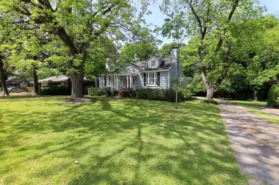 Pia's Place! Spacious 4-bedroom home filled with Old World charm! Hotel in zona Columbus Museum