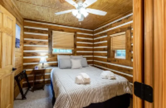 Lakein' It Easy With Private Dock