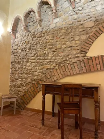 Characteristic apartment in historic 1300s tower Отели рядом с достопримечательностью «ARCI La Romola»