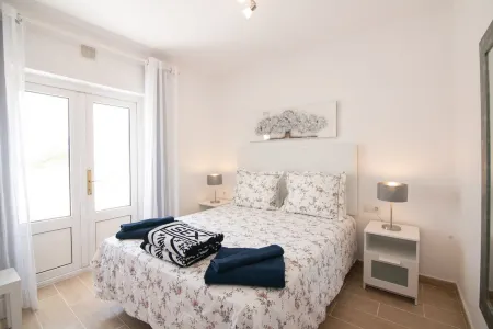 Newly renovated penthouse in a complex with pool on the seafront