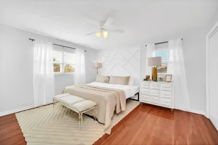 5BR/4B Tampa Bay Resort Style Private Pool Oasis