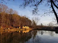 Hocking Hills-Dog Friendly Cabin with Private Pond .. Adults 18 and Older