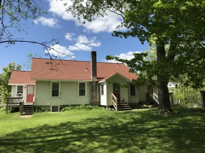Village Nook,1 BR Apt.-on the Rail Trail, easy walk downtown. Hotels near Robert Louis Stevenson Cottage